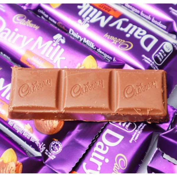 Chocolate Cadbury Dairy Milk ROAST ALMOND Chocolate Bar 15g Coklat